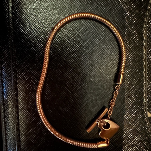 Brand New!! Gold Plated Heart T-bar pandora bracelet! - Picture 3 of 3